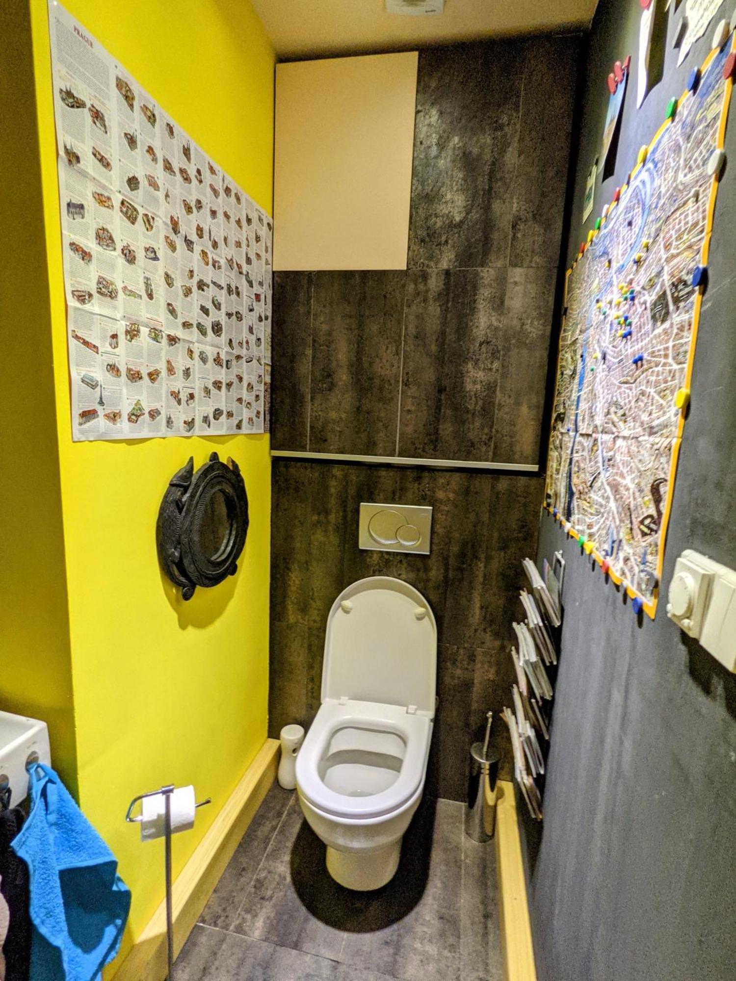 Guestrooms, Rooftop With Garden, Spacious Living Room, Character And Fireplace Praha